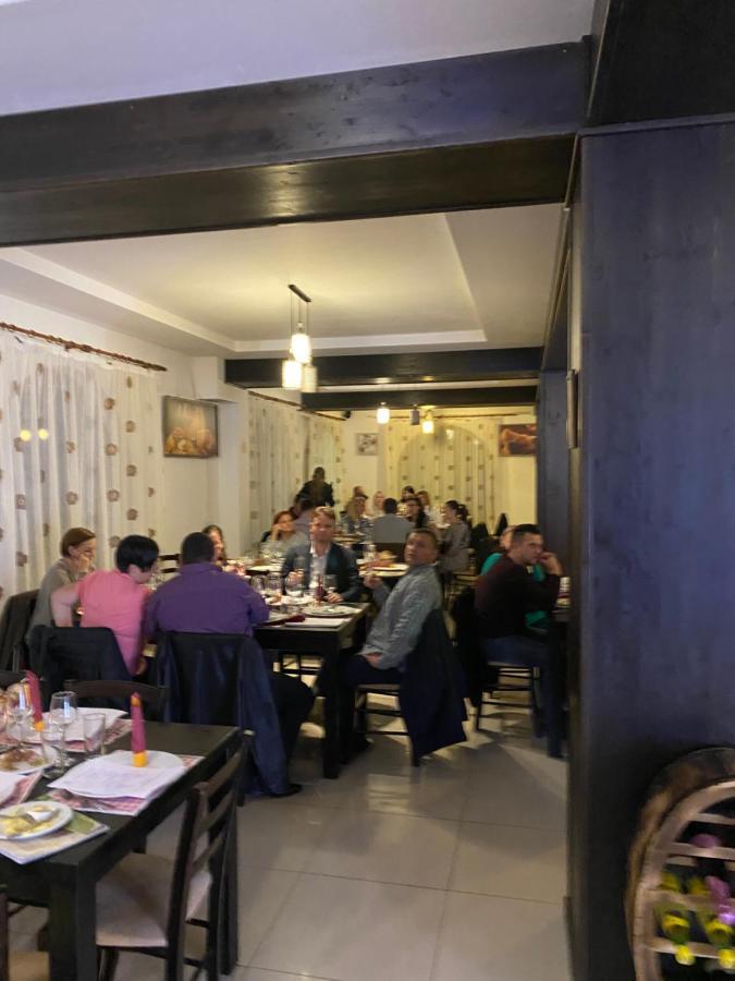 Pensiune Restaurant Indus أوكنا سيبيولوي المظهر الخارجي الصورة